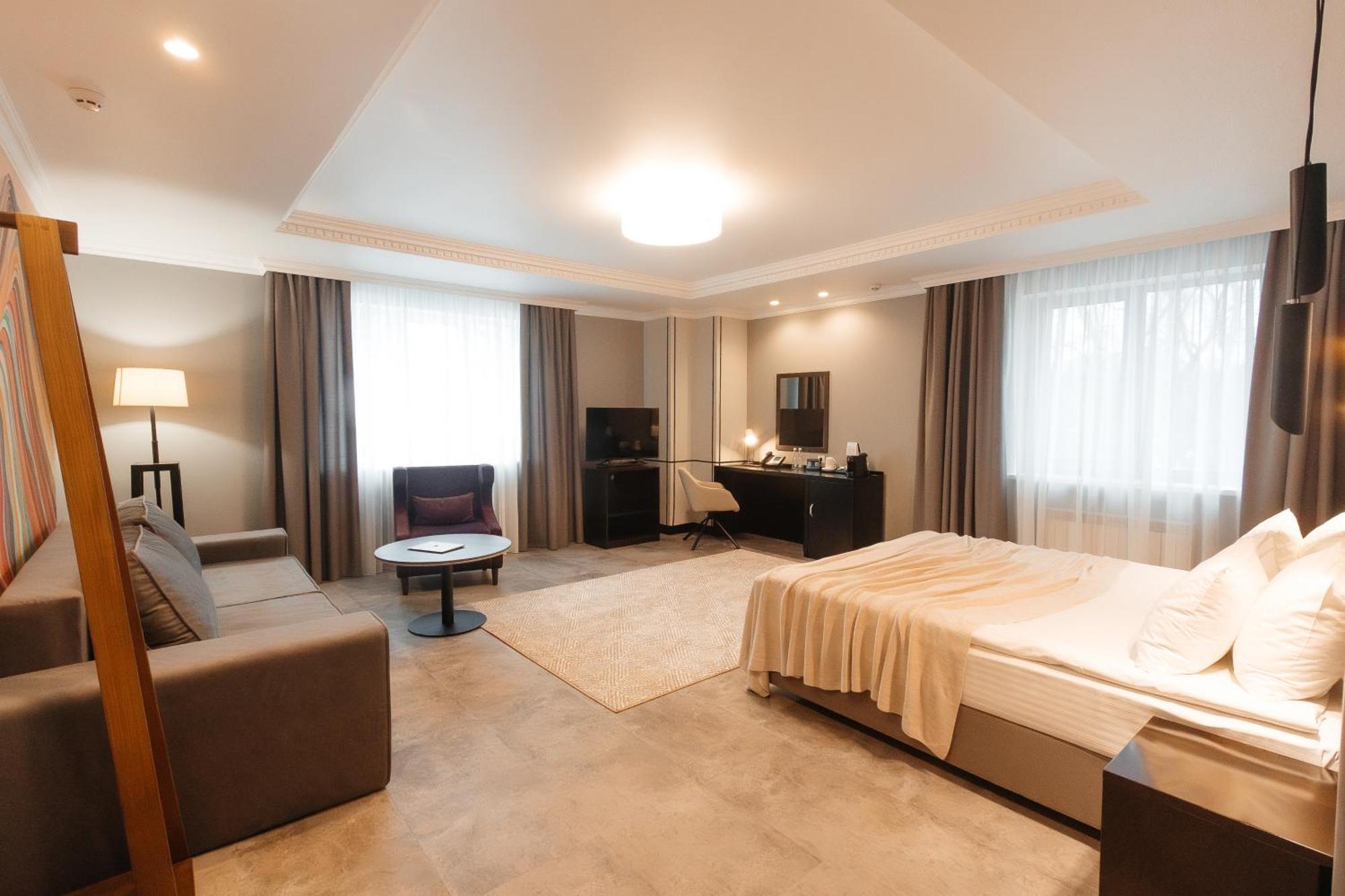 Riverside- Hotel And Mice Τσέρνιγκοφ Εξωτερικό φωτογραφία