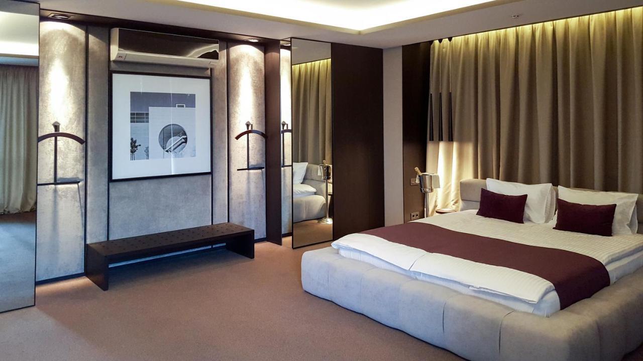 Riverside- Hotel And Mice Τσέρνιγκοφ Εξωτερικό φωτογραφία